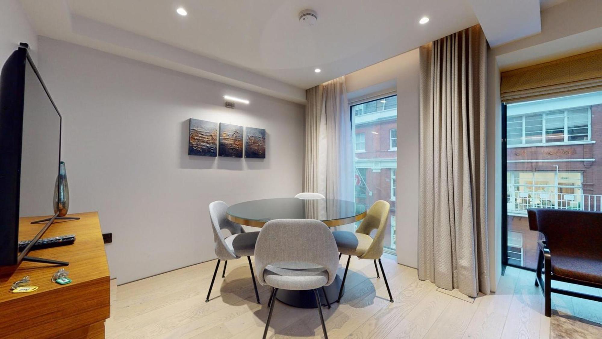 Maddox Street Apartament
